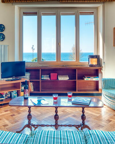 Apartment Mare Bello - Levanto: Room, Furniture, Living Room, Blue, Interior Design, Turquoise, Property, House, Building, Table