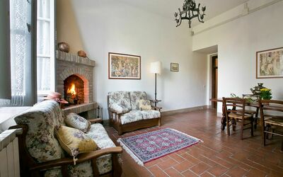 Anny: Room, Property, Furniture, Interior Design, Living Room, Building, House, Real Estate, Home, Floor