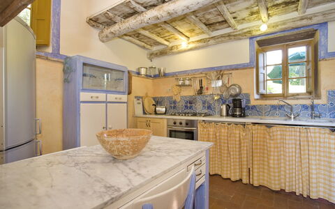 Bottino: Property, Countertop, Room, Building, Ceiling, Furniture, Interior Design, Kitchen, Real Estate, House