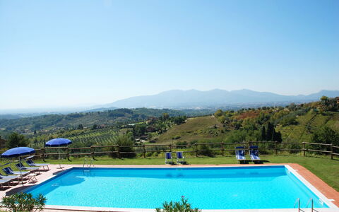 Fubbiano: Swimming Pool, Property, Leisure, Resort, Villa, House, Vacation, Real Estate, Grass, Estate