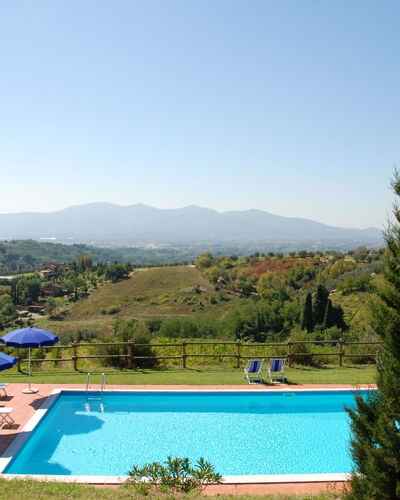 Fubbiano: Swimming Pool, Property, Leisure, Estate, Tree, Vacation, Real Estate, Grass, Resort, Hill Station