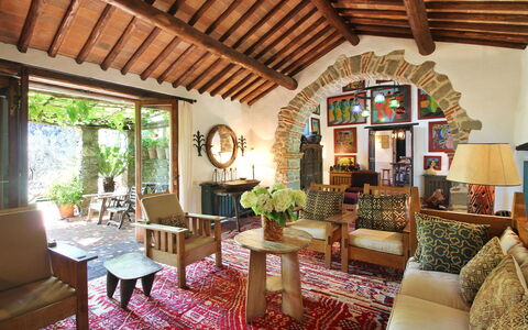 Macennere: Property, Room, Building, Interior Design, Living Room, Real Estate, House, Furniture, Ceiling, Home