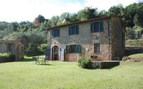 Magrini: Property, House, Home, Building, Real Estate, Estate, Cottage, Farmhouse, Yard, Grass