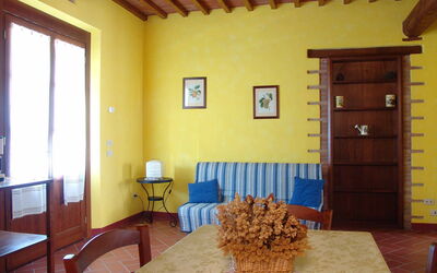 Accommodation:&nbsp;Ground Floor Apartment N.1