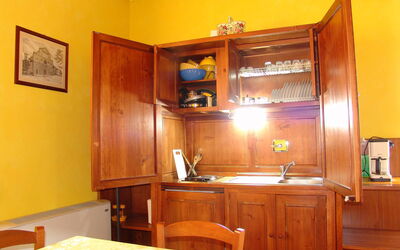 Accommodation:&nbsp;Ground Floor Apartment N.1