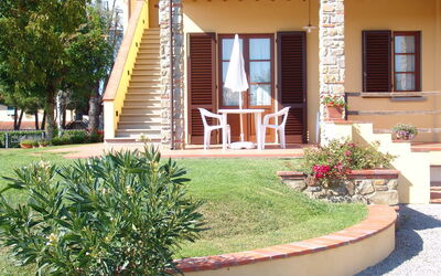 Accommodation:&nbsp;Ground Floor Apartment N.1
