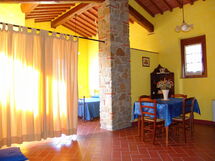 Accommodation:&nbsp;First Floor Apartment