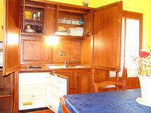 Accommodation:&nbsp;First Floor Apartment