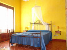 Accommodation:&nbsp;First Floor Apartment