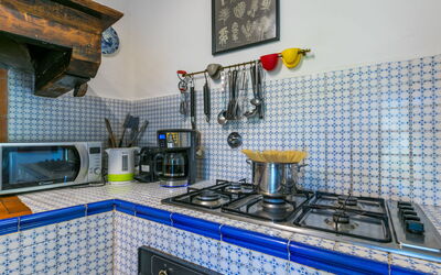 Accommodation:&nbsp;Borgo Castagnoli 612.4
