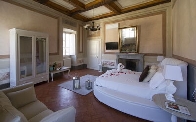 Accommodation:&nbsp;Romantic Suite Caminetto