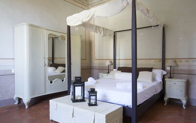 Accommodation:&nbsp;Passion Suite Baldacchino