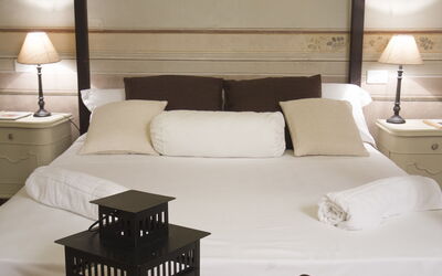Accommodation:&nbsp;Passion Suite Baldacchino