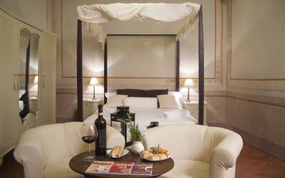 Accommodation:&nbsp;Passion Suite Baldacchino