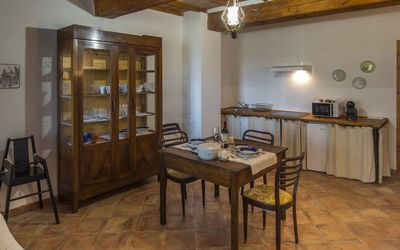 Accommodation:&nbsp;Zi Toni