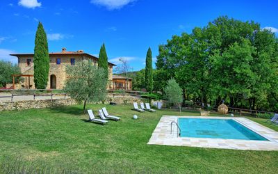 Borgo Mulignone: Property, Estate, House, Natural Landscape, Building, Real Estate, Grass, Home, Architecture, Swimming Pool