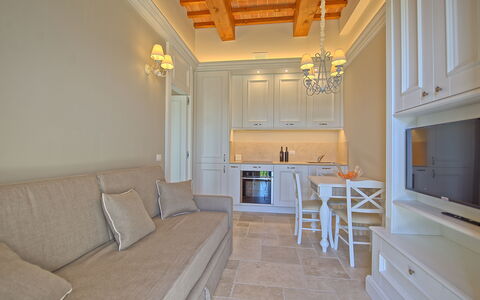 Il Sole Di Vino: Room, Property, Furniture, Building, Interior Design, Ceiling, Floor, House, Home, Wall