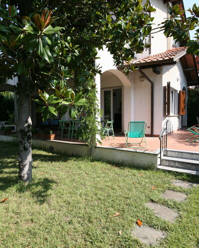 Villa Del Forte: Property, House, Home, Building, Real Estate, Architecture, Yard, Tree, Cottage, Villa