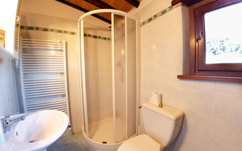 Orto Degli Olivi Proprietà: Bathroom, Property, Room, Plumbing Fixture, Real Estate, Architecture, Building, Home, Bathtub, Interior Design