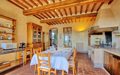 Palazzo Del Capitano: Property, Room, Building, Furniture, House, Real Estate, Interior Design, Ceiling, Kitchen, Estate