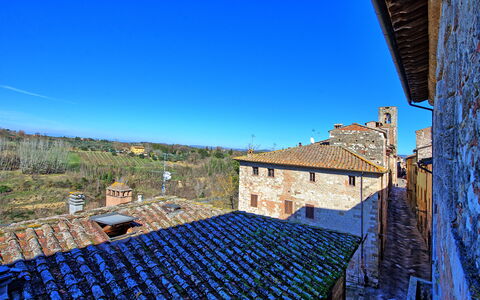 Palazzo Del Capitano: Blue, Sky, Roof, Property, House, Architecture, Village, Technology, Building, Rural Area