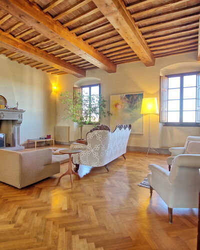 Palazzo Del Capitano: Property, Building, Room, Interior Design, Floor, Wood Flooring, Furniture, Living Room, House, Hardwood