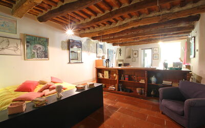 Geco 0: Property, Room, Building, Living Room, Furniture, House, Interior Design, Ceiling, Beam, Real Estate