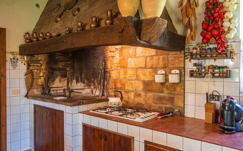 Podere a Lafi: Property, Cabinetry, Countertop, Wood, Interior Design, Architecture, Kitchen, Building, House, Kitchen Stove