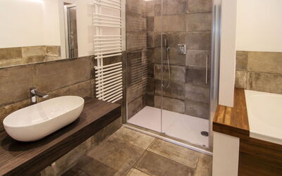 Accommodation:&nbsp;U Besugu 150.1
