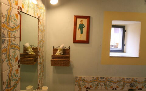 Villa Toppani Del Sodo: Mirror, Property, Building, Plumbing Fixture, Bathroom, Bathroom Sink, Sink, Tap, Interior Design, Lighting