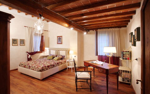 Villa Rossa: Wood, Lighting, Floor, Interior Design, Room, Flooring, Hardwood, Property, Ceiling, Furniture