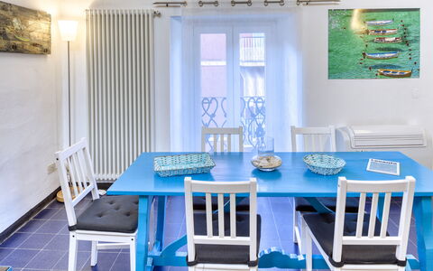 Appartamento Ivana - Levanto: Blue, Interior Design, Room, Floor, Interior Design, Teal, Turquoise, Azure, Majorelle Blue, Aqua