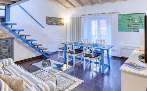 Appartamento Ivana - Levanto: Room, Interior Design, Floor, Flooring, Table, Wall, Ceiling, Home, Interior Design, Real Estate