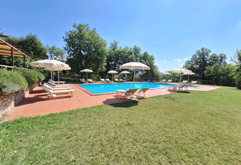 Agriturismo L'incrociata: Swimming Pool, Resort, Eco Hotel, Hacienda, Estate, Villa, Garden, Landscaping, Shade, Hotel