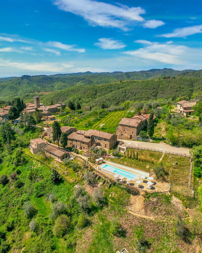 Borgo San Vincenti: Cloud, Plant, Sky, Green, Mountain, Azure, Natural Landscape, Tree, Vegetation, Plain