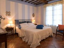 Accommodation:&nbsp;Ginestra