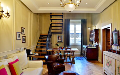 Appartamenti Troise: Picture Frame, Furniture, Property, Table, Couch, Lighting, Wood, Interior Design, Yellow, Cabinetry