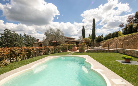 Valdambra Villa: Swimming Pool, Garden, Estate, Landscaping, Hacienda, Resort, Backyard, Eco Hotel, Farmhouse, Yard