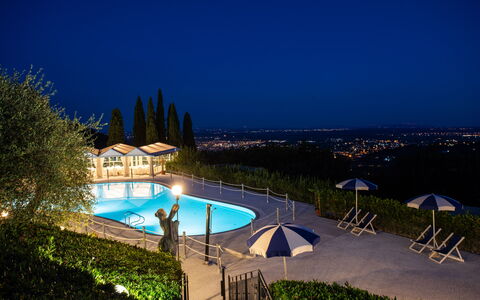 Villa Alfresco: Water, Sky, Plant, Building, Azure, Swimming Pool, Body Of Water, Architecture, Arecales, Shade