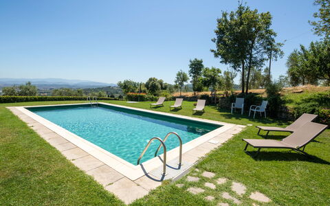 Villa Lastra: Water, Plant, Sky, Building, Swimming Pool, Tree, Shade, Outdoor Furniture, Rectangle, Land Lot