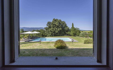 Casina Dell'acquaborra: Land Lot, Shade, Lawn, Landscaping, Farmhouse, Swimming Pool, Backyard