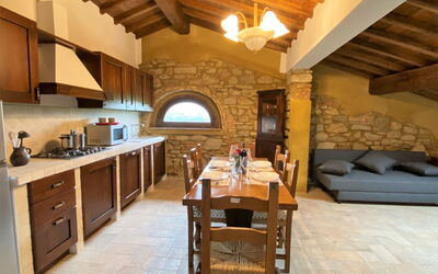 Accommodation:&nbsp;Aves 650.10