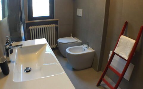 La Terrazza Di Todi: Mirror, Sink, Property, Bathroom Sink, Tap, Plumbing Fixture, Bathroom, Interior Design, Floor, Flooring
