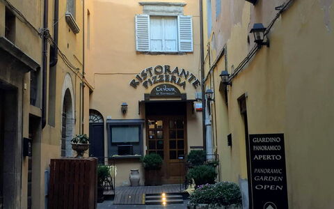La Terrazza Di Todi: Plant, Window, Building, Flowerpot, Road Surface, Neighbourhood, Flooring, Urban Design, City, Door