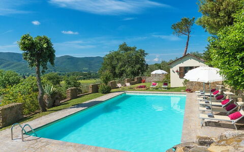 Villa Taragnano: Water, Cloud, Plant, Building, Sky, Property, Swimming Pool, Tree, Nature, Azure