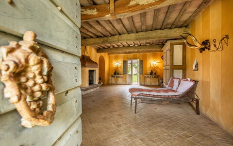 Lavacchio 10: Building, Wood, Interior Design, Floor, Wall, Door, Hardwood, Real Estate, Flooring, House