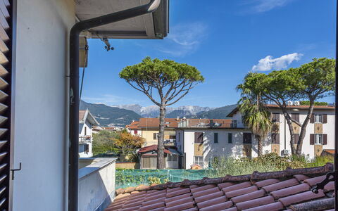 Residenza Garosi: Sky, Plant, Cloud, Daytime, Property, Building, Window, Azure, Nature, Tree