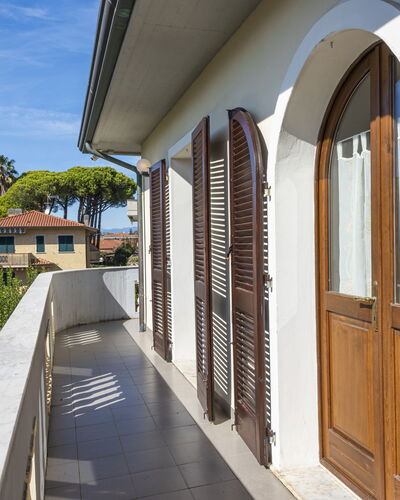 Residenza Garosi: Sky, Daytime, Property, Cloud, Plant, Building, Shade, Residential Area, Tree, Wood