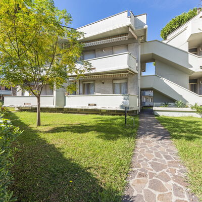 Casa Marina: Plant, Building, Property, Sky, Window, Land Lot, House, Grass, Vegetation, Urban Design