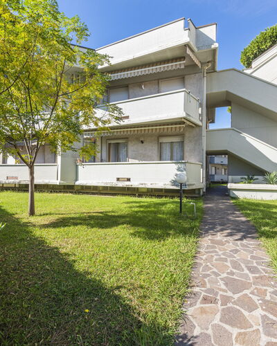Casa Marina: Plant, Building, Property, Sky, Window, Land Lot, House, Grass, Vegetation, Urban Design